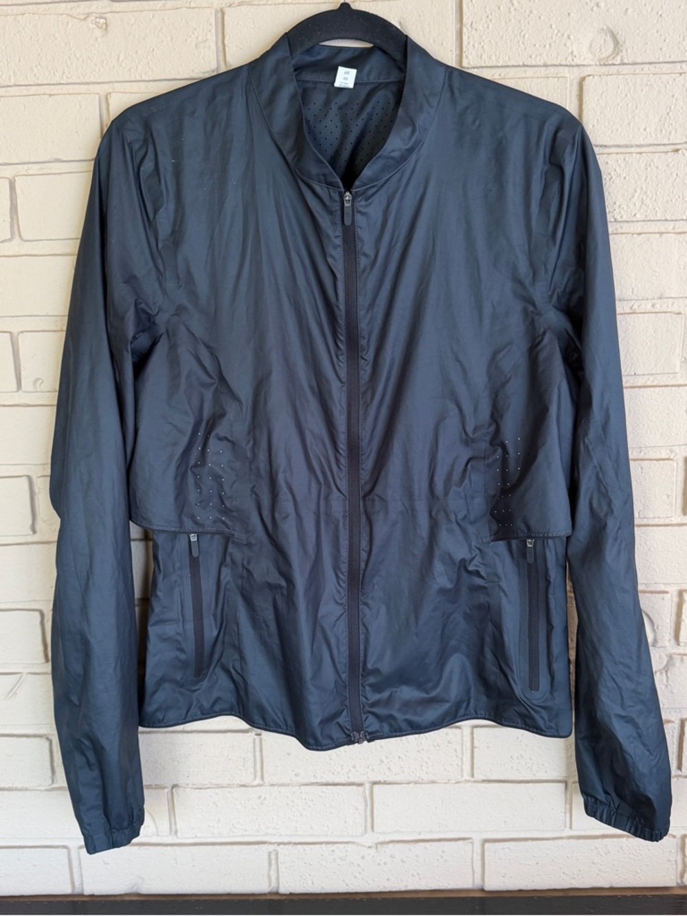 Lululemon Deep Inhale Women 8 Jacket Black Lightweight Full Zip Run Walk Casual